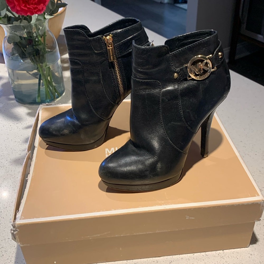 Black Michael Kors Wyatt Booties size 7